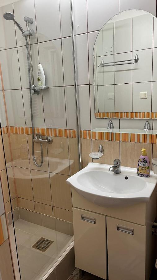 Linna Apartament Galaţi Екстериор снимка